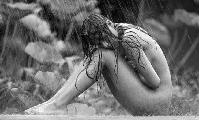 naked-in-rain