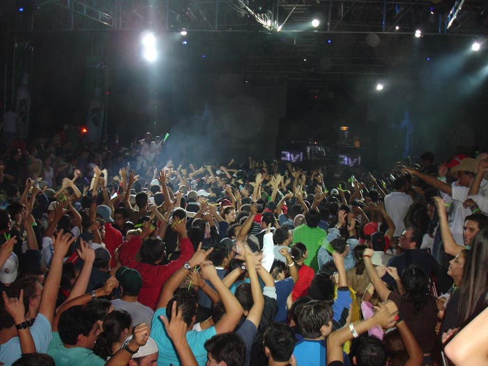 RAVE PARTY